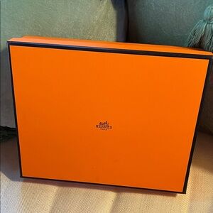 Hermès Orange Gift Box- 11 x 9 x 3. REDUCED